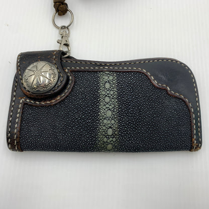 【現状渡し品】【メンズ】 BIG HAND ビッグハンド STINGRAY WALLET スティングレイ 長財布 バイカーズウォレット ウォレットチェーン レザー 200-260712-ko-02-tei カラー：ブラウン系 万代Net店