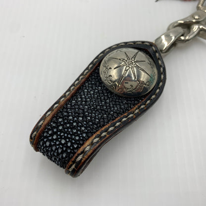 【現状渡し品】【メンズ】 BIG HAND ビッグハンド STINGRAY WALLET スティングレイ 長財布 バイカーズウォレット ウォレットチェーン レザー 200-260712-ko-02-tei カラー：ブラウン系 万代Net店