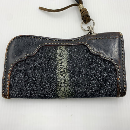 【現状渡し品】【メンズ】 BIG HAND ビッグハンド STINGRAY WALLET スティングレイ 長財布 バイカーズウォレット ウォレットチェーン レザー 200-260712-ko-02-tei カラー：ブラウン系 万代Net店