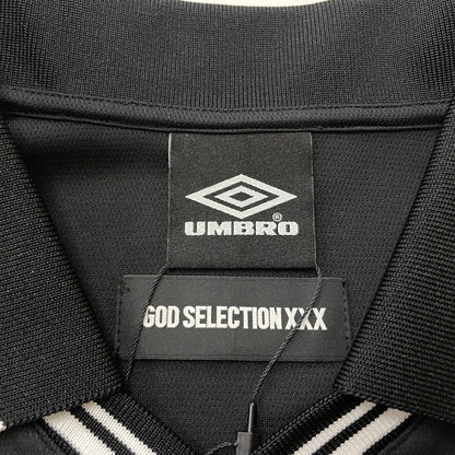 【中古品】【メンズ】 GOD SELCTION XXX ゴッドセレクショントリプルエックス × UMBRO アンブロ 別注 コラボ SHORT SLEEVE TEE GX-A25-UCS-01 ショートスリーブ 半袖Tシャツ 142-260114-yy-16-fuz サイズ：S カラー：ブラック 万代Net店
