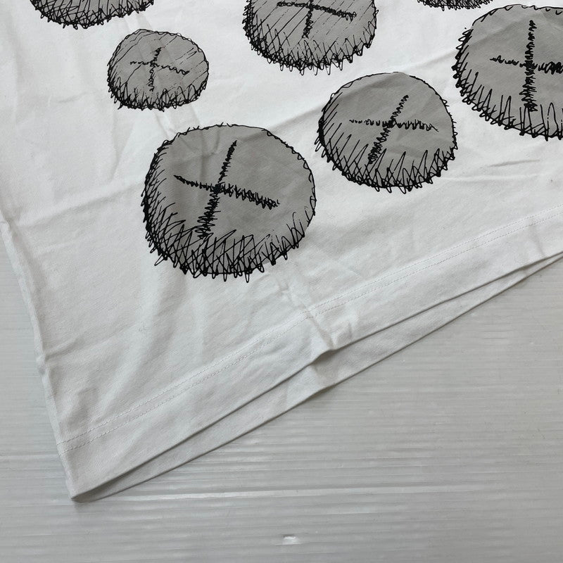 【中古品】【メンズ】 COMME des GARCONS コムデギャルソン × KAWS カウズ 別注 コラボ CDG PRINT S/S TEE FH-T003 CDG プリント ショートスリーブ Tシャツ 半袖 トップス 140-260115-yo-14-fuz サイズ：L カラー：ホワイト 万代Net店