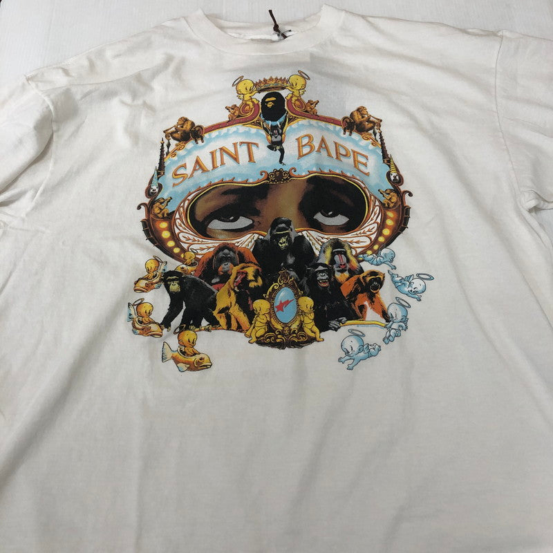 【中古品】【メンズ】 A BATHING APE アベイシングエイプ × SAINT Mxxxxxx SAINT MICHAEL セントマイケル 別注 コラボ 25AW GENERATION TEE SM-HR1-0000-C36 ジェネレーション Tシャツ 半袖 トップス 142-260117-yy-01-tei サイズ：2XL カラー：ホワイト 万代Net店