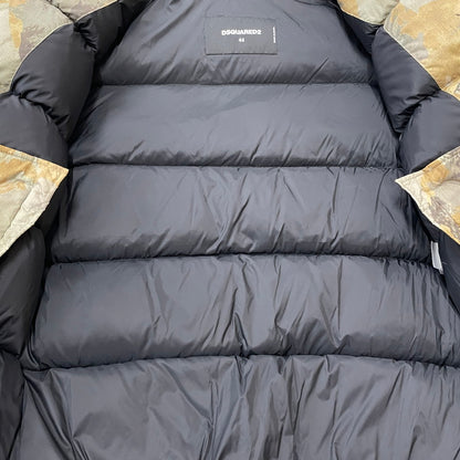 【中古品】【メンズ】 DSQUARED2 ディースクエアード CAMOUFLAGE DOWN JACKET S74AM1211 カモフラージュ ダウンジャケット アウター フーディ 141-260117-ko-14-tei サイズ：44 カラー：カモフラ 万代Net店