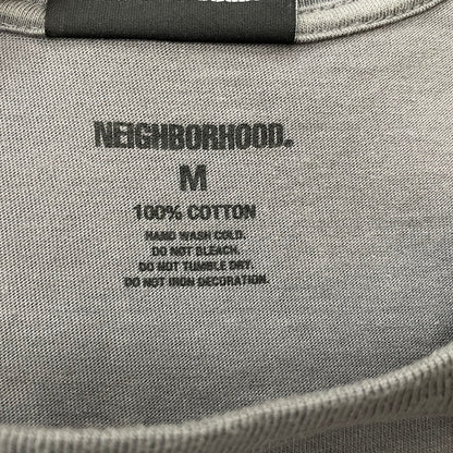 【中古品】【メンズ】 NEIGHBORHOOD ネイバーフッド × ANARCHIC ADJUSTMENT アナーキック アジャストメント 別注 コラボ S/S TEE 242PCAJN-ST02S ショートスリーブ Tシャツ 半袖 トップス 142-260119-yy-20-tei サイズ：M カラー：グレー 万代Net店