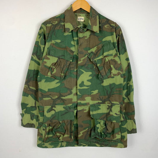 【中古品】【メンズ】 US.ARMY ユーエスアーミー JUNGLE FATIGUE JACKET ジャングル ファティーグ ジャケット アウター ミリタリージャケット 145-260127-ko-10-tei サイズ：XS-SHORT カラー：モスグリーン 万代Net店