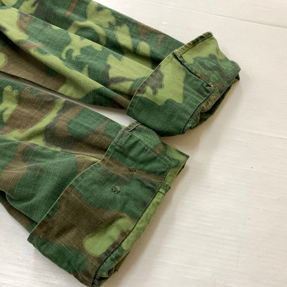【中古品】【メンズ】 US.ARMY ユーエスアーミー JUNGLE FATIGUE JACKET ジャングル ファティーグ ジャケット アウター ミリタリージャケット 145-260127-ko-10-tei サイズ：XS-SHORT カラー：モスグリーン 万代Net店