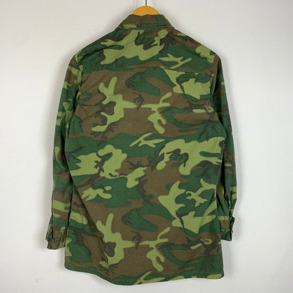 【中古品】【メンズ】 US.ARMY ユーエスアーミー JUNGLE FATIGUE JACKET ジャングル ファティーグ ジャケット アウター ミリタリージャケット 145-260127-ko-10-tei サイズ：XS-SHORT カラー：モスグリーン 万代Net店