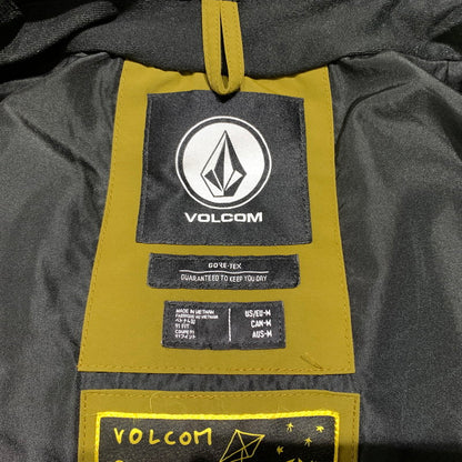 【中古品】【メンズ】 VOLCOM ボルコム LONGO GORE TEX JACKET G0652404 スノーボードジャケット ロンゴ ゴアテックス ジャケット アウター ウィンタースポーツ 120-260906-ko-01-teih サイズ：M カラー：カーキ系 万代Net店