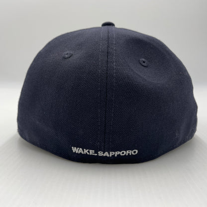 【中古品】【メンズ】 NEW ERA ニューエラ WAKE ALWAYTH RC 59FIFTY CAP ウェイクオールウェイズ キャップ 帽子 ベースボールキャップ 185-260805-ko-02-tei サイズ：58.7cm カラー：ネイビー 万代Net店