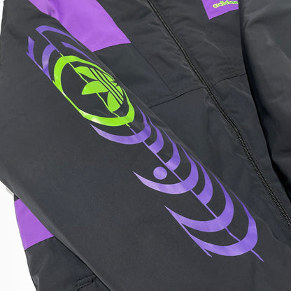 【中古品】【メンズ】 ADIDAS アディダス GRAPHIC PADDED JACKET GJ6721 グラフィック パデッド ジャケット アウター 148-260826-yo-15-teih サイズ：M カラー：ブラック/パープル 万代Net店