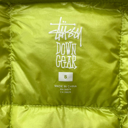 【中古品】【メンズ】 STUSSY ステューシー MIDWEIGHT HOODED PUFFER DOWN JACKET 115783 ミッドウェイト フードパファー ダウンジャケット アウター 142-260129-ko-28-tei サイズ：S カラー：ライムグリーン 万代Net店