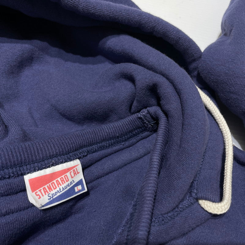 【中古品】【メンズ】 STANDARD CALIFORNIA スタンダードカリフォルニア SD LOGO AFTER DOUBLE FACE HOOD SWEAT ロゴ アフター ダブルフェイス フード スウェット 長袖 トップス プルオーバー パーカー 140-260202-yo-10-tei サイズ：L カラー：ネイビー 万代Net店