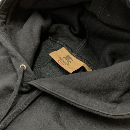 【中古品】【メンズ】 Supreme シュプリーム × BURBERRY バーバリー 別注 コラボ BOXLOGO HOODED SWEATSHIRT ボックスロゴ フーデッド スウェットシャツ トップス プルオーバーパーカー 149-260205-ko-22-tei サイズ：S カラー：ブラック 万代Net店
