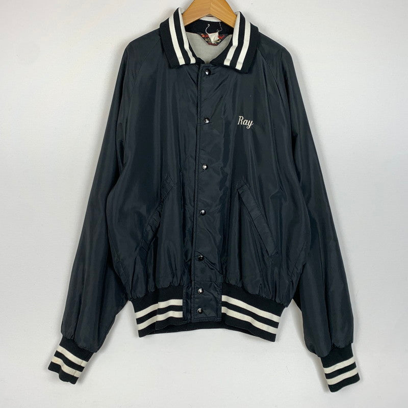 【現状渡し品】【メンズ】 PLAJAC プラジャック NYLON STADIUM JACKET ナイロン スタジアム ジャケット アウター スタジャン 145-260212-ko-06-tei サイズ：L カラー：ブラック 万代Net店