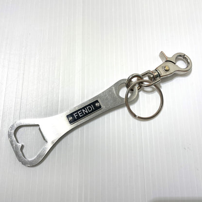 【中古品】【メンズ】 FENDI フェンディ M.BOTTLE OPENER CHARM 7AP062 B09 F1G8L ボトルオープナー チャーム アクセサリー 栓抜き 182-260208-ko-01-tei カラー：シルバー 万代Net店