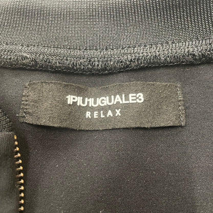 【中古品】【メンズ】 1PIU1UGUALE3 RELAX ウノ ピゥ ウノ ウグァーレ トレ リラックス × KAGAFURI KAMAKURA カガフリカマクラ 別注 コラボ BLOUSON バイカラー ライン ブルゾン ライトアウター 141-260206-ks-09-tei サイズ：M カラー：ブラック 万代Net店