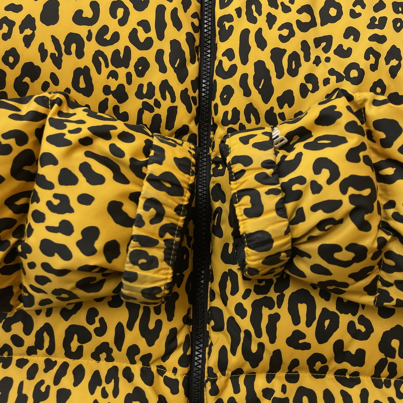 【中古品】【メンズ】 Supreme シュプリーム × THE NORTH FACE ザ・ノースフェイス 別注 コラボ 11AW NUPTSE DOWN JACKET ヌプシ ダウン ジャケット アウター 149-260210-ko-01-tei サイズ：M カラー：イエロー レオパード 万代Net店