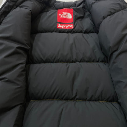 【中古品】【メンズ】 Supreme シュプリーム × THE NORTH FACE ザ・ノースフェイス 別注 コラボ 11AW NUPTSE DOWN JACKET ヌプシ ダウン ジャケット アウター 149-260210-ko-01-tei サイズ：M カラー：イエロー レオパード 万代Net店