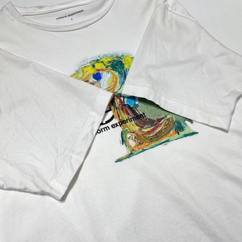 【中古品】【メンズ】 uniform experiment ユニフォームエクスペリメント × ASGER JORN アスガー ヨルン 別注コラボ LANDSCAPE S/S TEE ランドスケープ ショートスリーブTシャツ 半袖トップス 142-260806-ss-01-tei サイズ：2 カラー：ホワイト 万代Net店