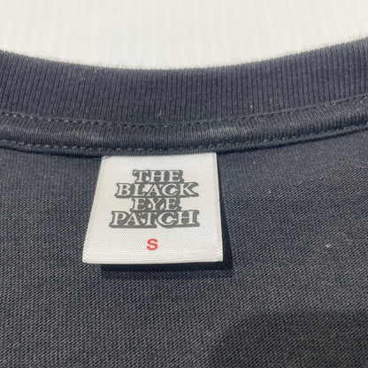 【中古品】【メンズ】 THE BLACK EYE ザ ブラック アイ PATCH PACK IN THE POCKT TEE パッチ パック イン ザ ポケット Ｔシャツ 半袖 トップス 142-260617-sa-04-tei サイズ：S カラー：ブラック 万代Net店