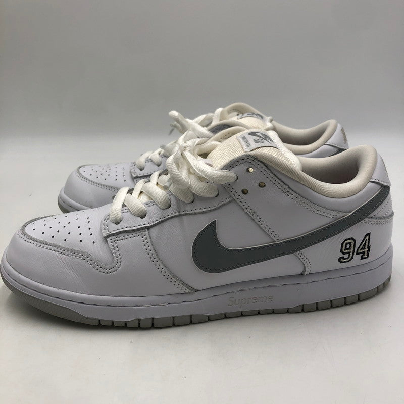 【中古品】【メンズ】 Supreme シュプリーム × NIKE SB ナイキ スケートボーディング 別注 コラボ DUNK LOW OG QS HQ8487-100 ダンク ロー オリジナル クイックストライク スニーカー 靴 160-260218-ks-27-tei カラー：メタリックホワイトシルバー 万代Net店