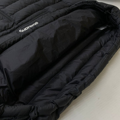 【中古品】【メンズ】 Supreme シュプリーム MICRO DOWN HALF ZIP PULLOVER マイクロダウン ハーフジップ プルオーバー アウター ダウンジャケット 149-260219-ko-08-tei サイズ：M カラー：ブラック 万代Net店