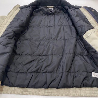 【中古品】【メンズ】 STUSSY ステューシー INSULATED BUILT JACKET 115883 インサレーテッド ビルト ジャケット アウター ブルゾン 142-260221-ko-16-tei サイズ：M カラー：サンド 万代Net店
