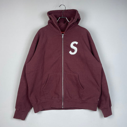 【中古品】【メンズ】 S LOGO ZIP UP HOODED SWEATSHIRT Sロゴ ジップアップ フーデッド スウェットシャツ 長袖 トップス パーカー 149-260221-yo-02-fuzh サイズ：L カラー：マルーン 万代Net店