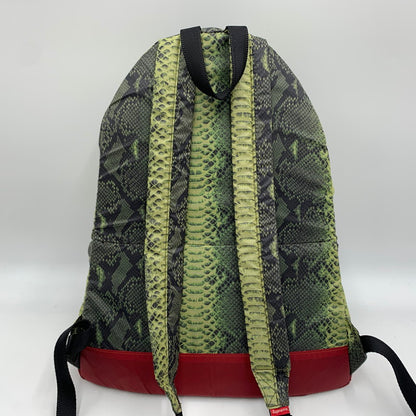 【中古品】【メンズ】 Supreme シュプリーム × THE NORTH FACE ザ・ノースフェイス 別注 コラボ 18SS SNAKESKIN LIGHTWEIGHT DAY BACKPACK NF0A3KVJ スネークスキン ライトウェイト デイ バッグパック カバン リュックサック 188-260226-ko-07-tei カラー：総柄 万代Net店
