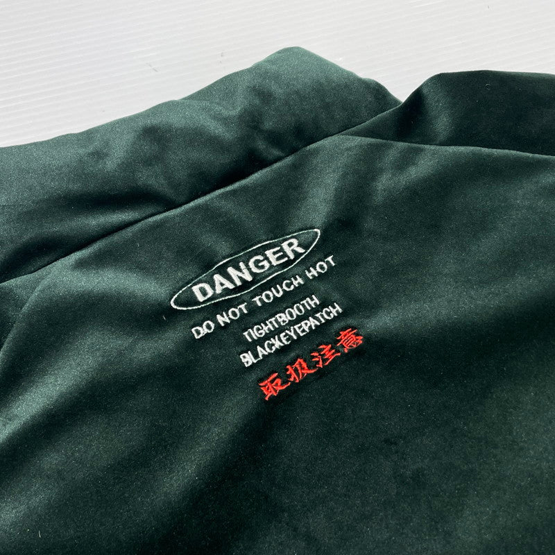 【中古品】【メンズ】 TIGHTBOOTH タイトブース × BLACK EYE PATCH ブラックアイパッチ 別注 コラボ TBEP VELVET DOWN JKT ベルベット ダウンジャケット アウター 142-260225-yo-08-tei サイズ：M カラー：グリーン 万代Net店