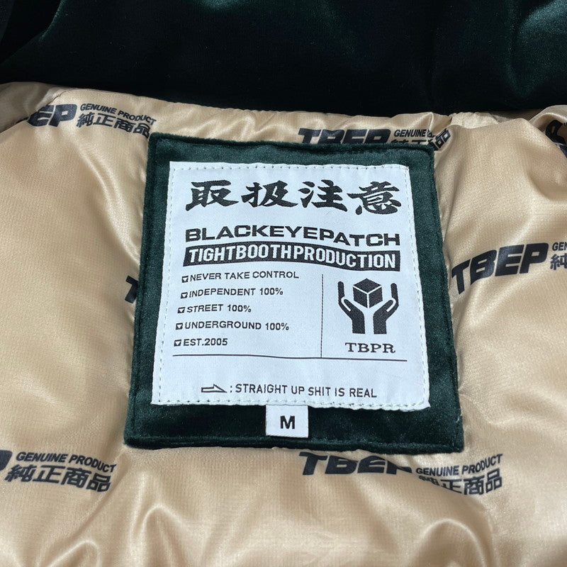 【中古品】【メンズ】 TIGHTBOOTH タイトブース × BLACK EYE PATCH ブラックアイパッチ 別注 コラボ TBEP VELVET DOWN JKT ベルベット ダウンジャケット アウター 142-260225-yo-08-tei サイズ：M カラー：グリーン 万代Net店