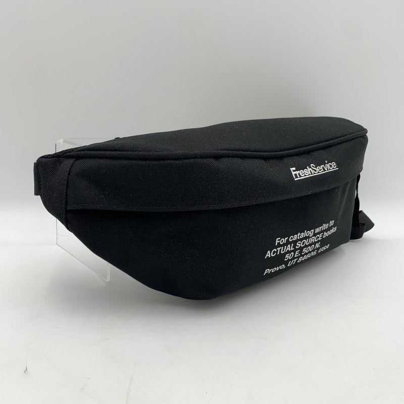 【中古品】【メンズ】 FRESH SERVICE フレッシュサービス × ACTUAL SOURCE アクチュアルソース 別注 コラボ WAISTBAG ウエストバッグ カバン ボディバッグ ユーティリティバッグ 188-260308-ko-05-tei サイズ：OS カラー：ブラック 万代Net店