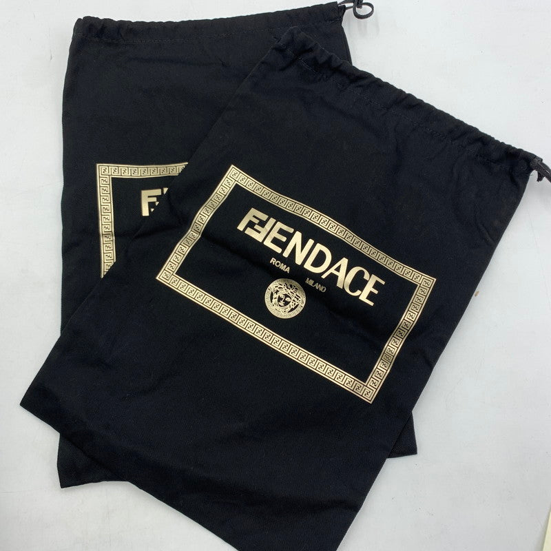 【中古品】【メンズ】 FENDACE フェンダーチェ FENDI フェンディ × VERSAC ヴェルサーチェ MATCH FENDACE BLACK SUEDE LOW TOPS 7E1538AJYXF1HG0 ロートップス スニーカー 靴 183-260228-ko-09-tei サイズ：7E カラー：総柄 万代Net店