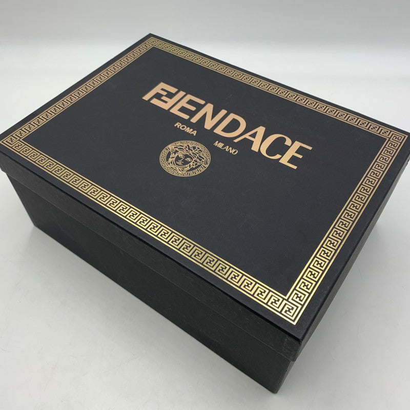 【中古品】【メンズ】 FENDACE フェンダーチェ FENDI フェンディ × VERSAC ヴェルサーチェ MATCH FENDACE BLACK SUEDE LOW TOPS 7E1538AJYXF1HG0 ロートップス スニーカー 靴 183-260228-ko-09-tei サイズ：7E カラー：総柄 万代Net店