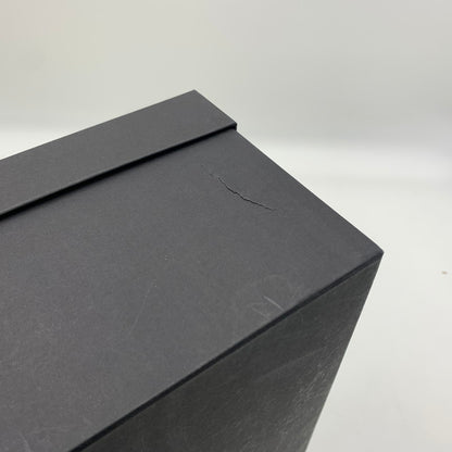 【中古品】【メンズ】 FENDACE フェンダーチェ FENDI フェンディ × VERSAC ヴェルサーチェ MATCH FENDACE BLACK SUEDE LOW TOPS 7E1538AJYXF1HG0 ロートップス スニーカー 靴 183-260228-ko-09-tei サイズ：7E カラー：総柄 万代Net店