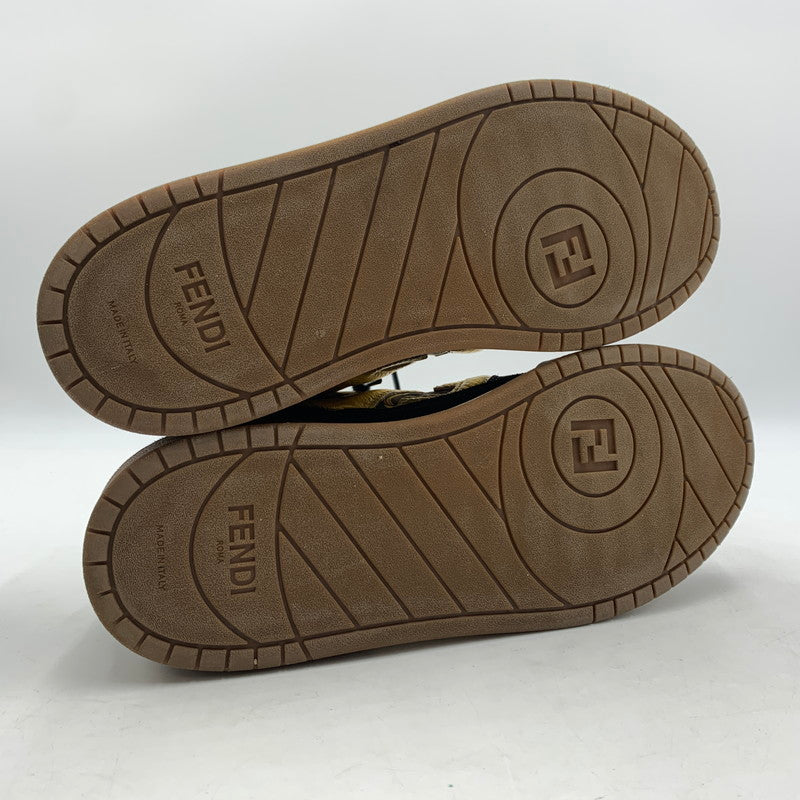 【中古品】【メンズ】 FENDACE フェンダーチェ FENDI フェンディ × VERSAC ヴェルサーチェ MATCH FENDACE BLACK SUEDE LOW TOPS 7E1538AJYXF1HG0 ロートップス スニーカー 靴 183-260228-ko-09-tei サイズ：7E カラー：総柄 万代Net店