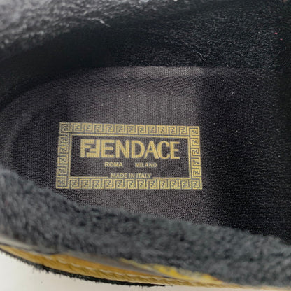 【中古品】【メンズ】 FENDACE フェンダーチェ FENDI フェンディ × VERSAC ヴェルサーチェ MATCH FENDACE BLACK SUEDE LOW TOPS 7E1538AJYXF1HG0 ロートップス スニーカー 靴 183-260228-ko-09-tei サイズ：7E カラー：総柄 万代Net店