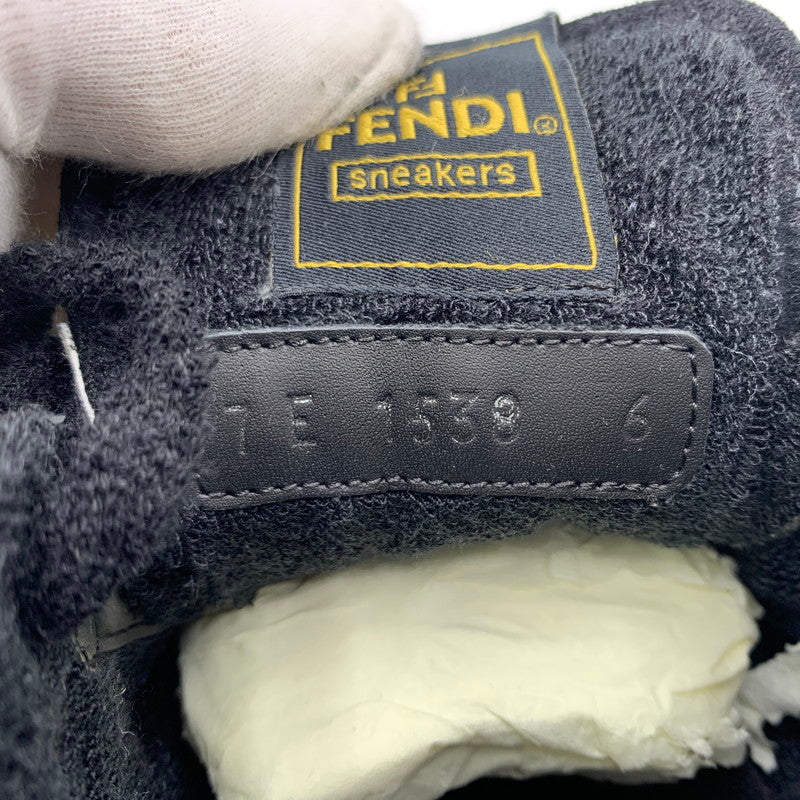 【中古品】【メンズ】 FENDACE フェンダーチェ FENDI フェンディ × VERSAC ヴェルサーチェ MATCH FENDACE BLACK SUEDE LOW TOPS 7E1538AJYXF1HG0 ロートップス スニーカー 靴 183-260228-ko-09-tei サイズ：7E カラー：総柄 万代Net店