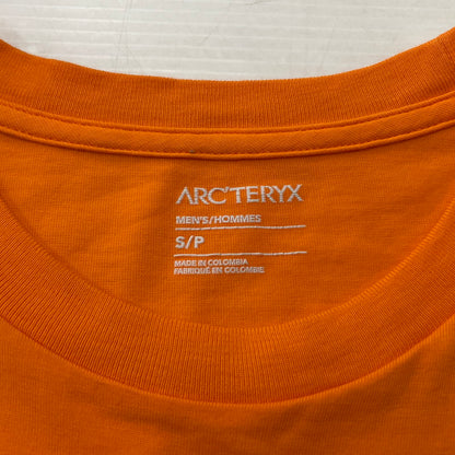 【中古品】【メンズ】 ARC'TERYX アークテリクス KRAGG SL COTTON BLURRED BIRD X000009538 クラッグ SL コットン ブラード バード ショートスリーブ Tシャツ 半袖 トップス 店舗限定 144-260228-yo-07-tei サイズ：S カラー：オレンジ 万代Net店