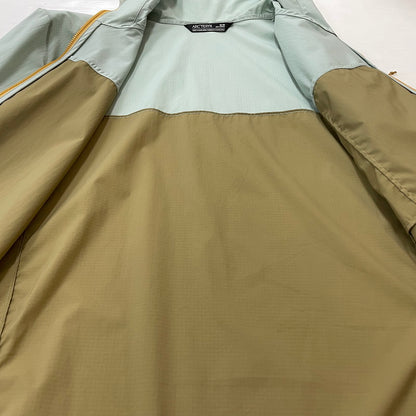 【中古品】【メンズ】 ARC'TERYX アークテリクス SQUAMISH HOODIE X000007411 スコーミッシュ フーディー ジャケット ライトアウター 144-260228-yo-16-tei サイズ：M カラー：Trail Magic 万代Net店