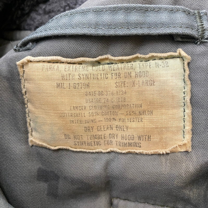 【ジャンク品】【メンズ】 US ARMY ユーエスアーミー アメリカ軍 70’s N-3B PARKA VINTAGE MIL-J-6279H 70年代 N-3B パーカ アウター フライトジャケット コントラクト品 ホワイトファー仕様 145-260304-ks-26-tei サイズ：XL カラー：グリーン 万代Net店