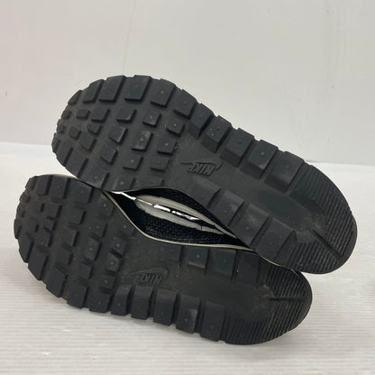 【中古品】【メンズ】 NIKE ナイキ × SACAI サカイ 別注 コラボ VAPORWAFFLE LOW CUT SNEAKERS CV1363-001 ヴェイパーワッフル ローカット スニーカー 靴 シューズ 160-260302-yo-01-tei サイズ：26cm カラー：ブラック/ホワイト 万代Net店