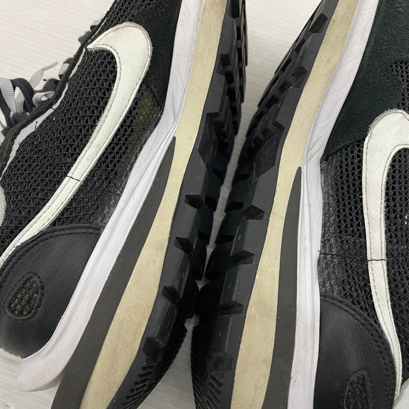 【中古品】【メンズ】 NIKE ナイキ × SACAI サカイ 別注 コラボ VAPORWAFFLE LOW CUT SNEAKERS CV1363-001 ヴェイパーワッフル ローカット スニーカー 靴 シューズ 160-260302-yo-01-tei サイズ：26cm カラー：ブラック/ホワイト 万代Net店