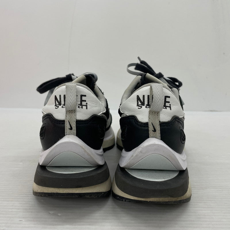 【中古品】【メンズ】 NIKE ナイキ × SACAI サカイ 別注 コラボ VAPORWAFFLE LOW CUT SNEAKERS CV1363-001 ヴェイパーワッフル ローカット スニーカー 靴 シューズ 160-260302-yo-01-tei サイズ：26cm カラー：ブラック/ホワイト 万代Net店