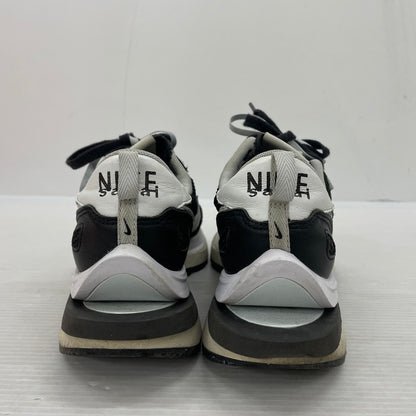 【中古品】【メンズ】 NIKE ナイキ × SACAI サカイ 別注 コラボ VAPORWAFFLE LOW CUT SNEAKERS CV1363-001 ヴェイパーワッフル ローカット スニーカー 靴 シューズ 160-260302-yo-01-tei サイズ：26cm カラー：ブラック/ホワイト 万代Net店