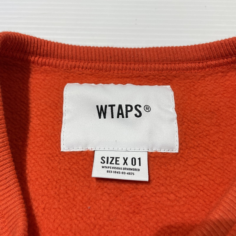 【中古品】【メンズ】 WTAPS ダブルタップス DESIGN CREWNECK COLLEGE SWEAT 182ATDT-CSM03S デザイン クルーネック カレッジ スウェット 長袖 トップス トレーナー 142-260313-yo-07-tei サイズ：01 カラー：オレンジカモ 万代Net店
