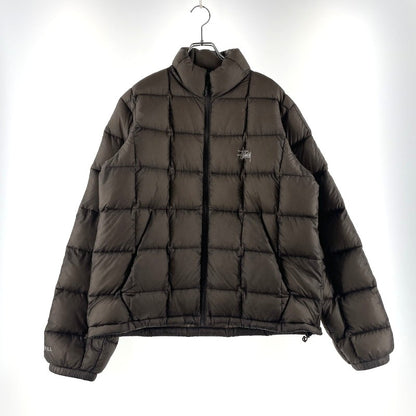 【中古品】【メンズ】 STUSSY ステューシー MIDWEIGHT PUFFER JACKET 115855 ミッドウェイト パファー ジャケット アウター ダウンジャケット 142-260313-yo-01-tei サイズ：M カラー：TAUP 万代Net店