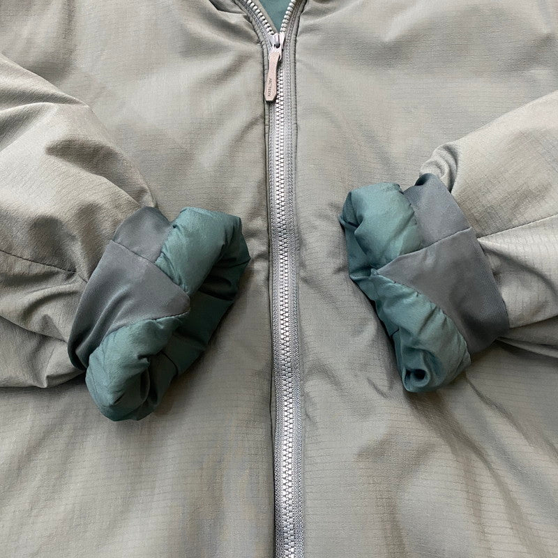 【中古品】【メンズ】 ARC'TERYX アークテリクス ATOM HEAVY WEIGHT HOODY X000007302 アトム ヘビーウエイト フーディ アウター 中綿ジャケット 144-260313-ks-08-tei サイズ：M/※フード周り汚れあり カラー：グリーン 万代Net店