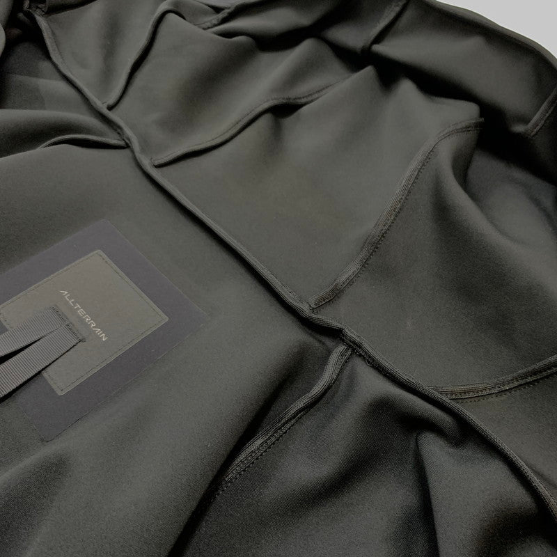 【中古品】【メンズ】 DESCENTE ALLTERRAIN デサント オルテライン SOFT SHELL JACKET DU5SJKA5M ソフトシェル ジャケット ライトアウター クレアスエアー 148-260315-ko-05-tei サイズ：S カラー：ブラック 万代Net店