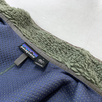 【中古品】【メンズ】 patagonia パタゴニア CLASSIC RETRO CARDIGAN MADE IN USA 23024 クラッシック レトロ カーディガン トップス ジャケット USA製 144-260315-ko-03-tei サイズ：S カラー：グリーン系 万代Net店